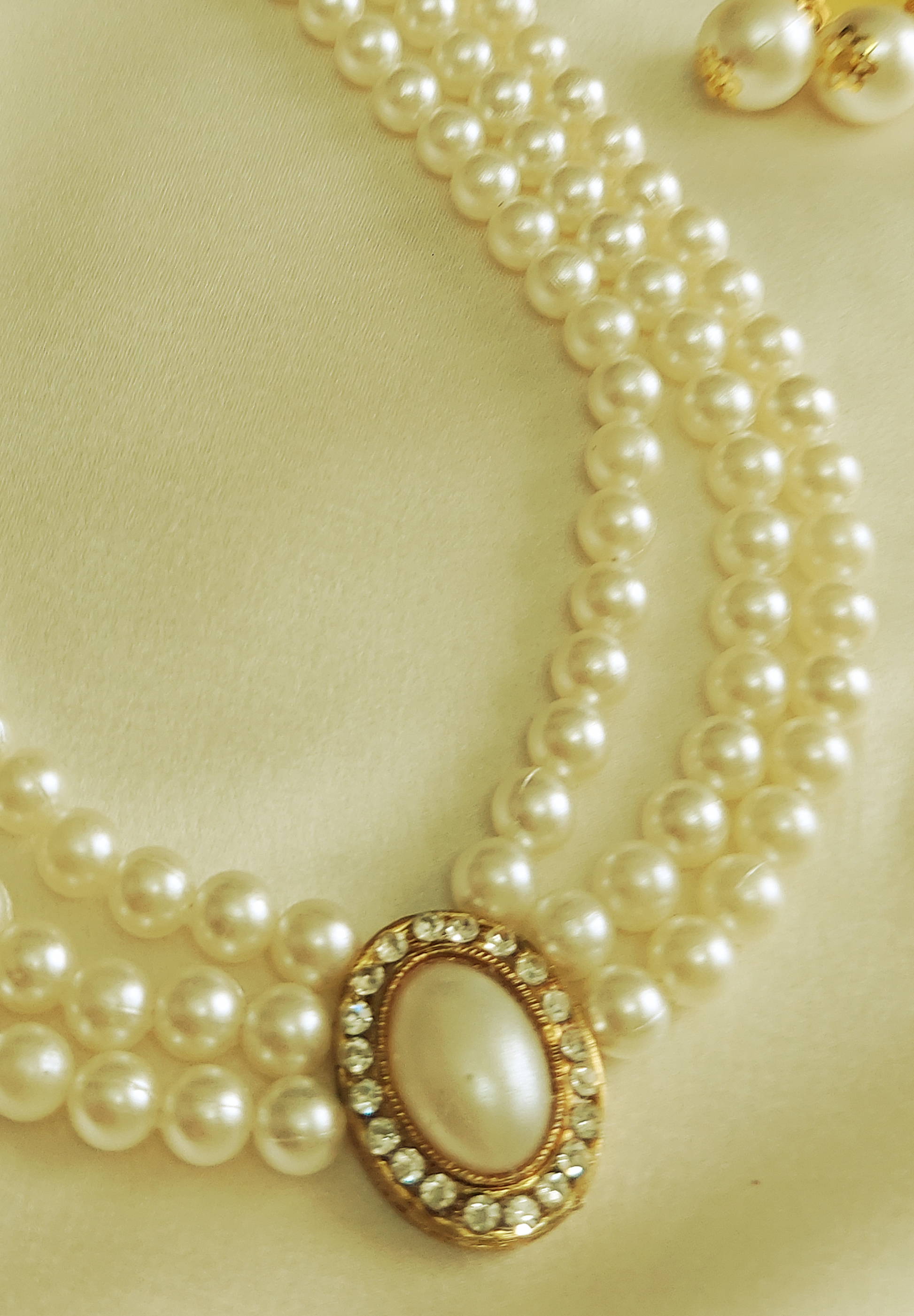 Flamingo Charm Pearl Necklace
flamingo charm pearl necklace india
y2k pearl jewellery pink charm
minimalist necklace trending 2025