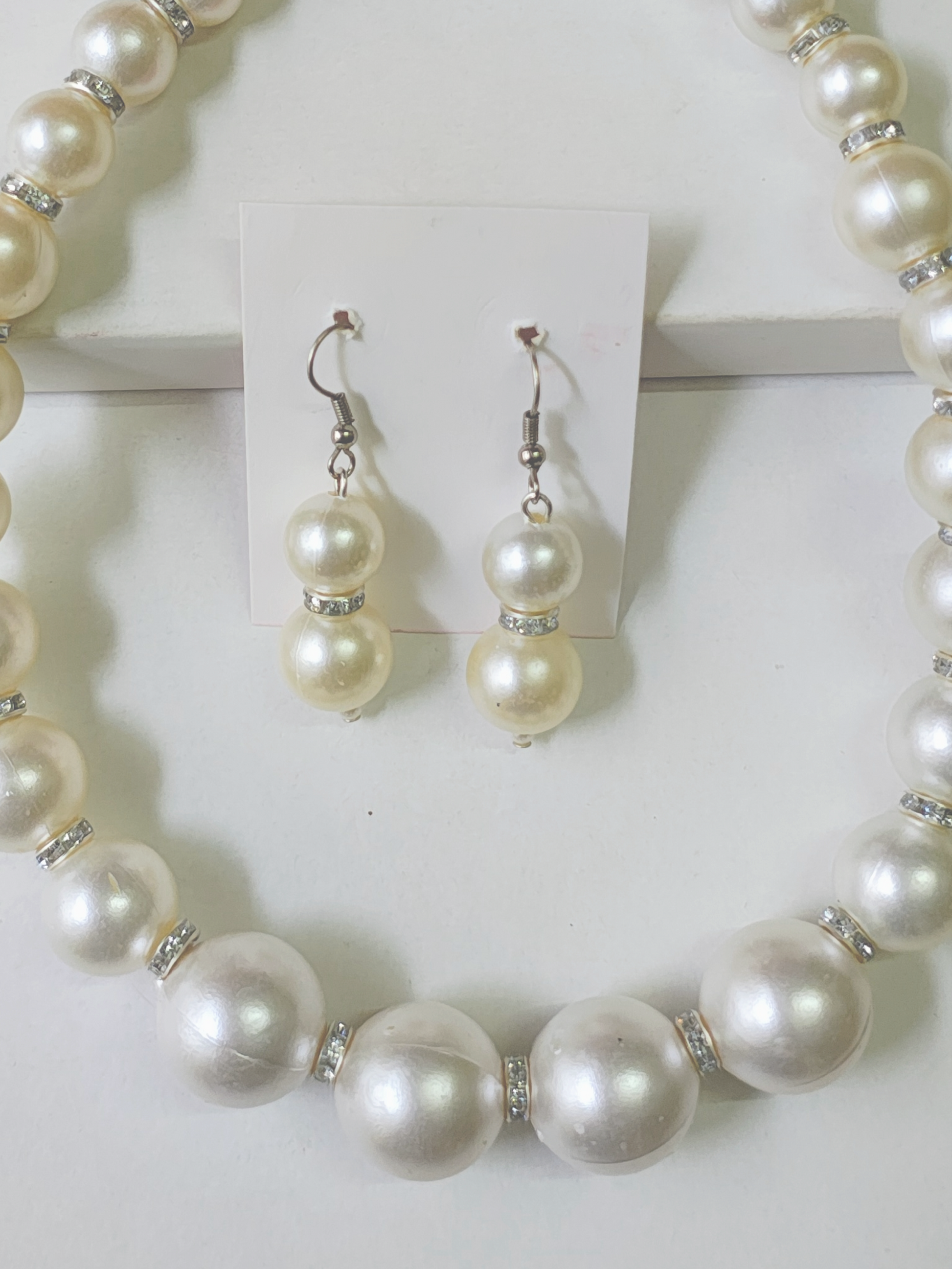 Elegant pearl drop necklace for Indian festive occasions and party wear, dainty gold and pearl jewellery – Flamingo India
