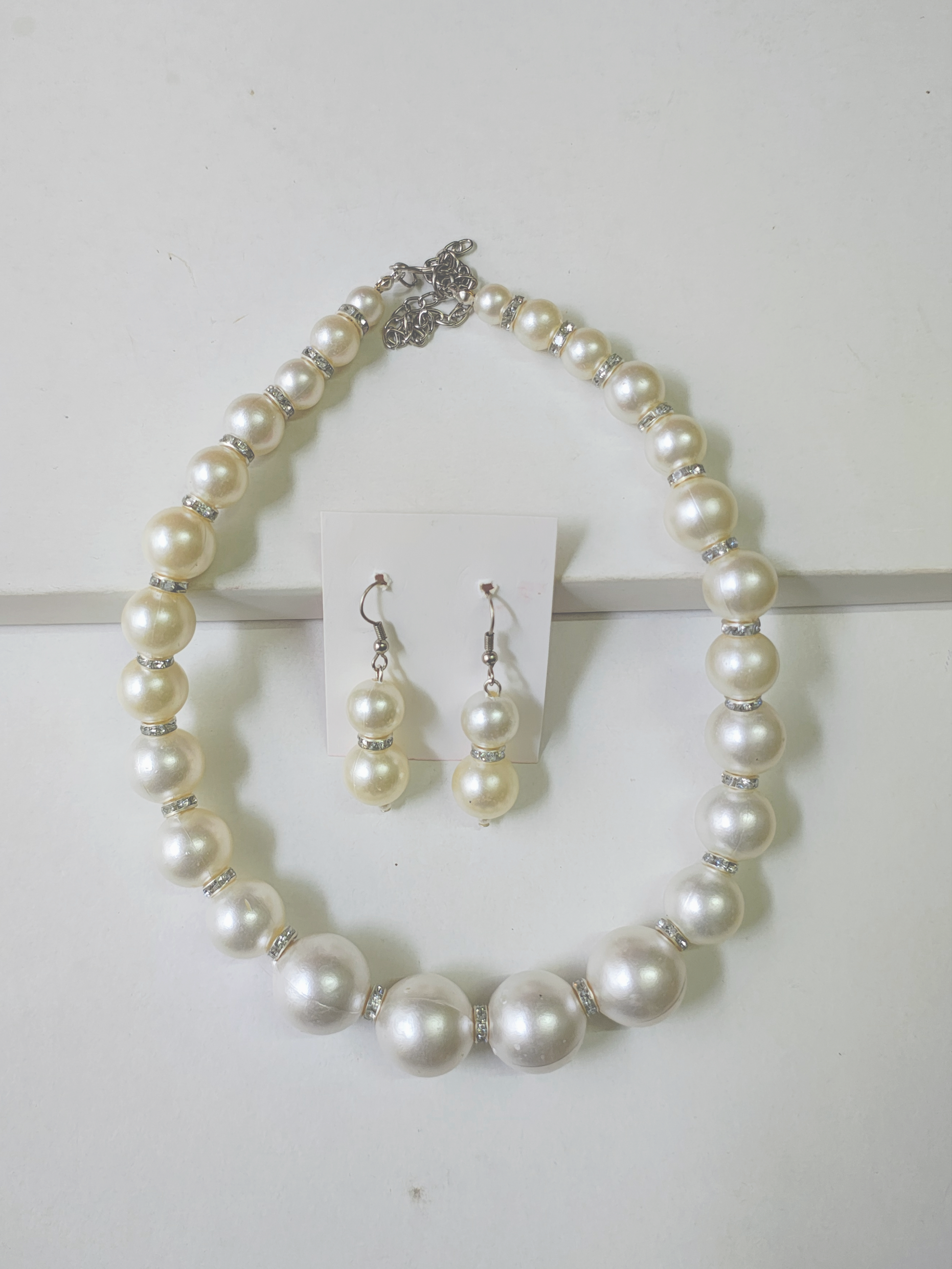 Elegant pearl drop necklace for Indian festive occasions and party wear, dainty gold and pearl jewellery – Flamingo India