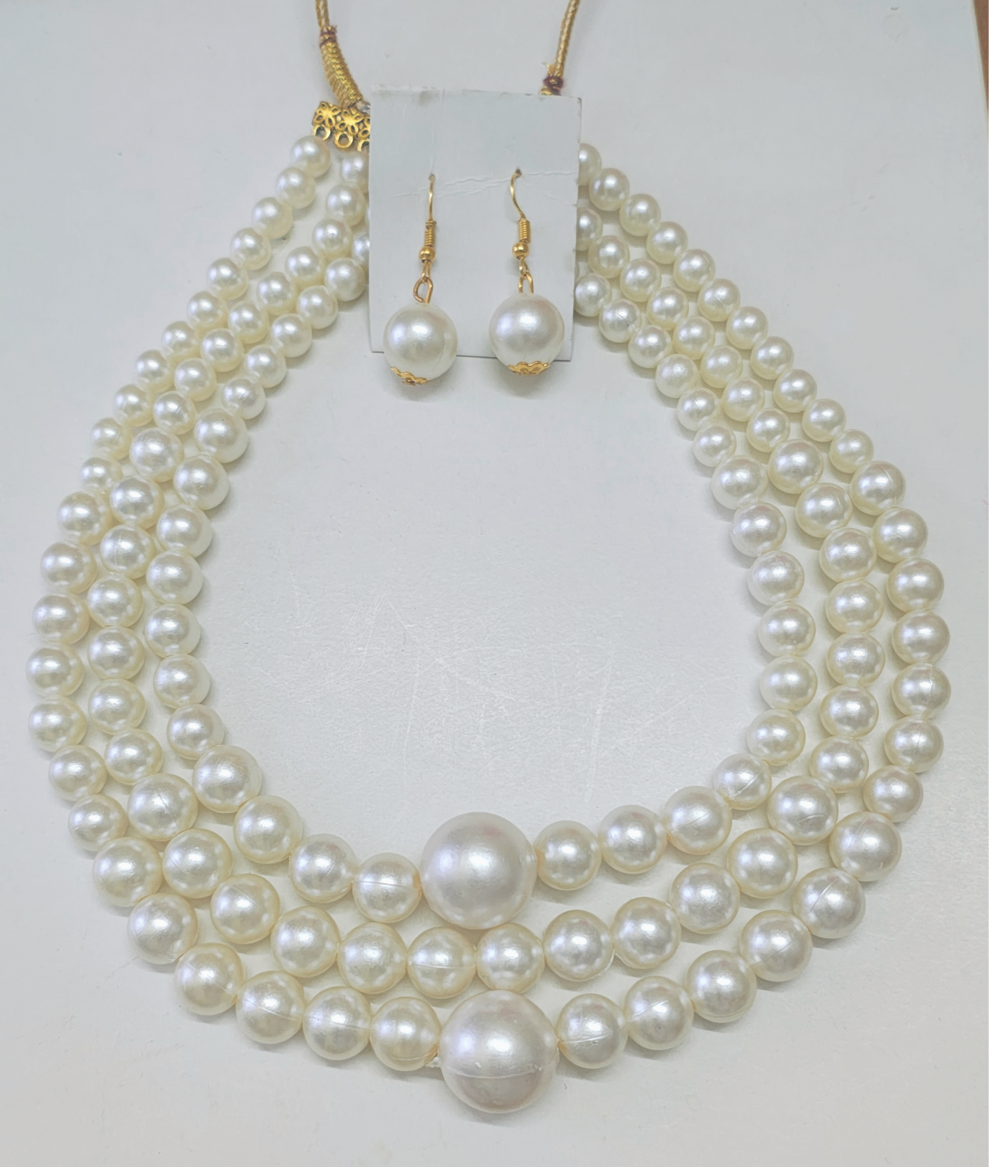 glowing pearl necklace
tropical celebration jewellery
indian wedding guest necklace
bold pearl choker