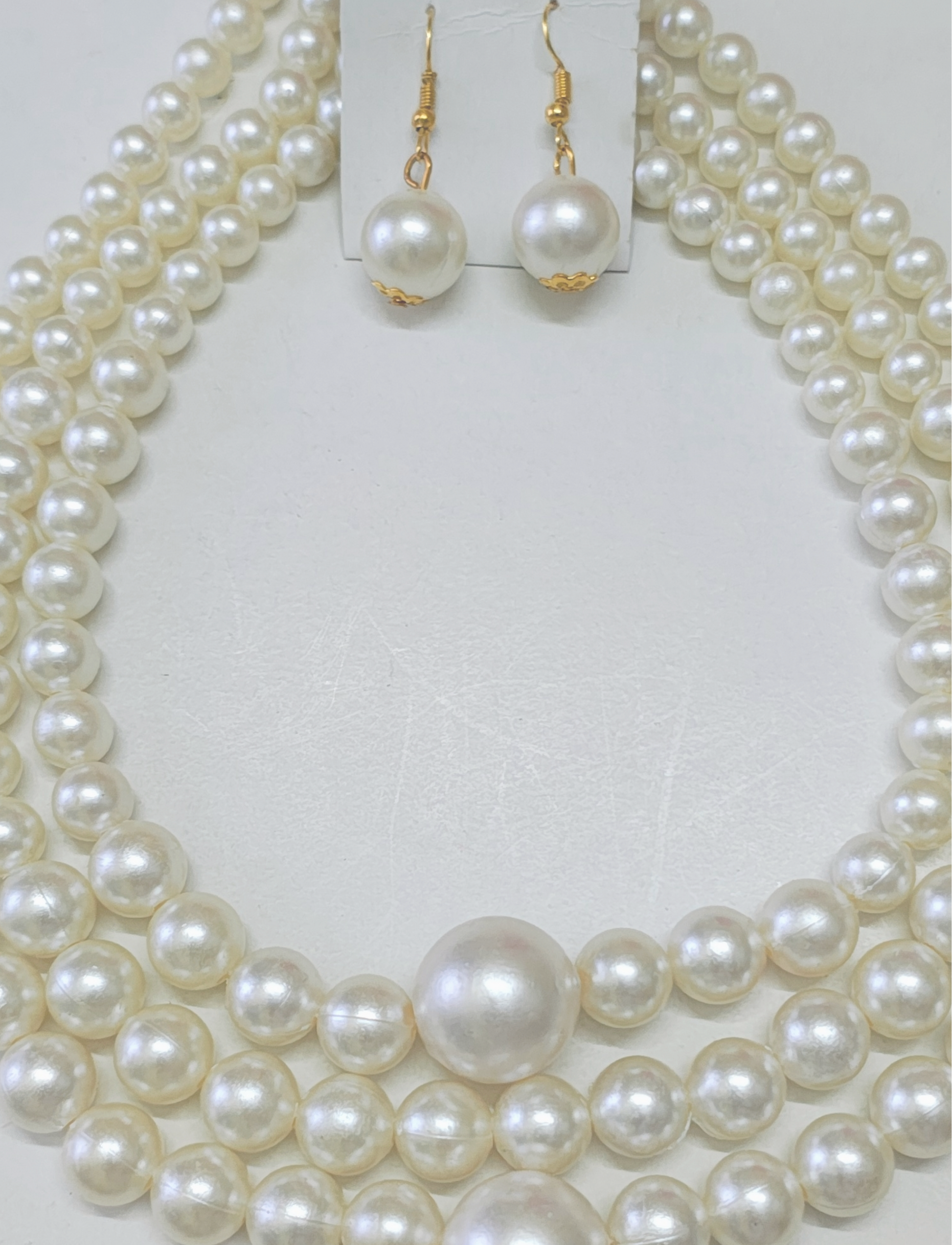glowing pearl necklace
tropical celebration jewellery
indian wedding guest necklace
bold pearl choker